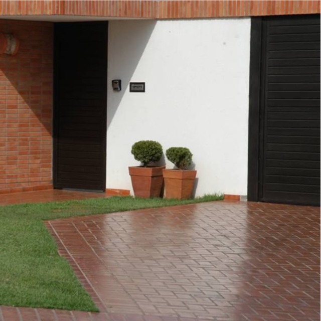 Entrada de garagem residencial.jpg