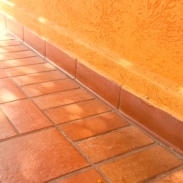 rodapé reto ambiente.jpg